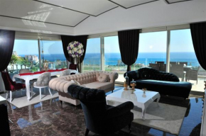 Nice Home with Shared Pools near Beach and City Center in Alanya